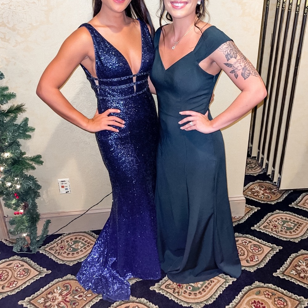 Beautiful Navy blue ombré sequin dress.